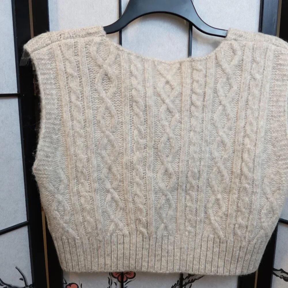 Ruby Moon Cable Knit Sleeveless Top - Cream Size Large Academia